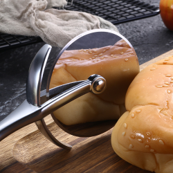 Stainless Steel Pizza Cutter